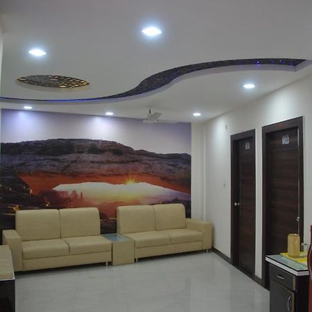 Hotel Krishna Galaxy Kanpur Ngoại thất bức ảnh