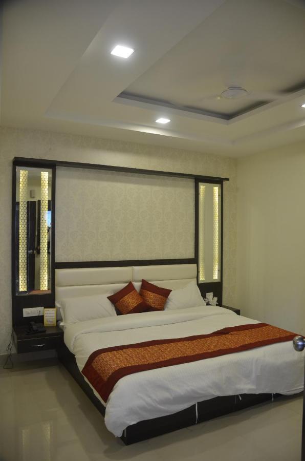 Hotel Krishna Galaxy Kanpur Ngoại thất bức ảnh